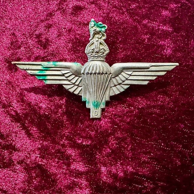 b2ap3_large_Armoury-Antiques-and-Militaria-Para-Cap-Badge ***New Arrivals*** - Armoury Antiques | Marlborough Antiques