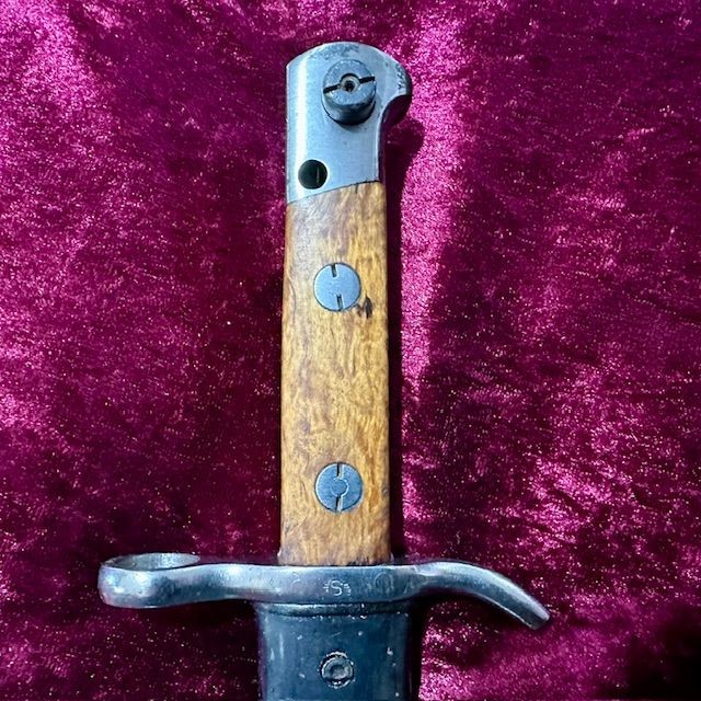 b2ap3_large_FinnishM1927-Bayonet-2 ***NOW SOLD***M1927 Finnish Bayonet and Scabbard. - Armoury Antiques | Marlborough Antiques