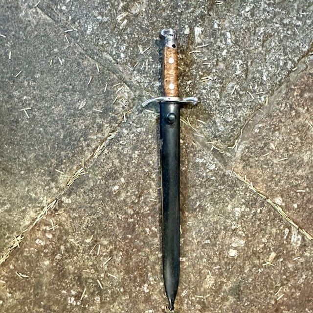 b2ap3_large_FinnishM1927-Bayonet-5 ***NOW SOLD***M1927 Finnish Bayonet and Scabbard. - Armoury Antiques | Marlborough Antiques