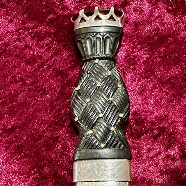 b2ap3_large_Armoury-Antiques-and-Militaria-Skean-Dhu-2 ***New In***A Civilian Wear c1950 Sgian Dubh with Solid Silver Mounts Previously Owned by 'Captain 'J. M. Davidson - 3rd Battalion Cameron Highlanders'. - Armoury Antiques | Marlborough Antiques