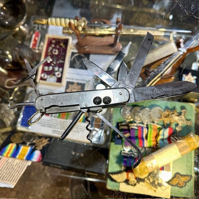 b2ap3_large_Armoury-Antiques-and-Militaria-1 ***New In***A Rare and Interesting Military Large Pocket Knife Inscribed to 'Captain 'J. M. Davidson - 3rd Battalion Cameron Highlanders'. - Armoury Antiques | Marlborough Antiques