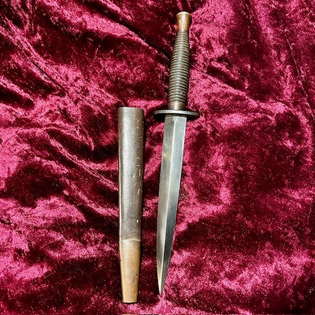 b2ap3_large_Armoury-Antiques-and-Militaria-FS-Dagger-1 ***New In***WW1 Austro Hungarian Dagger and WW2 3rd Pattern FS Dagger. - Armoury Antiques | Marlborough Antiques