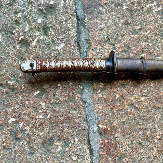 b2ap3_large_Armoury-Antiques-and-Militaria-Japanese-WW2-NCO-Sword-2 ***New In** WW2 Japanese NCO's Shin Guntō (新軍刀) Katana with Matching Numbers. - Armoury Antiques | Marlborough Antiques