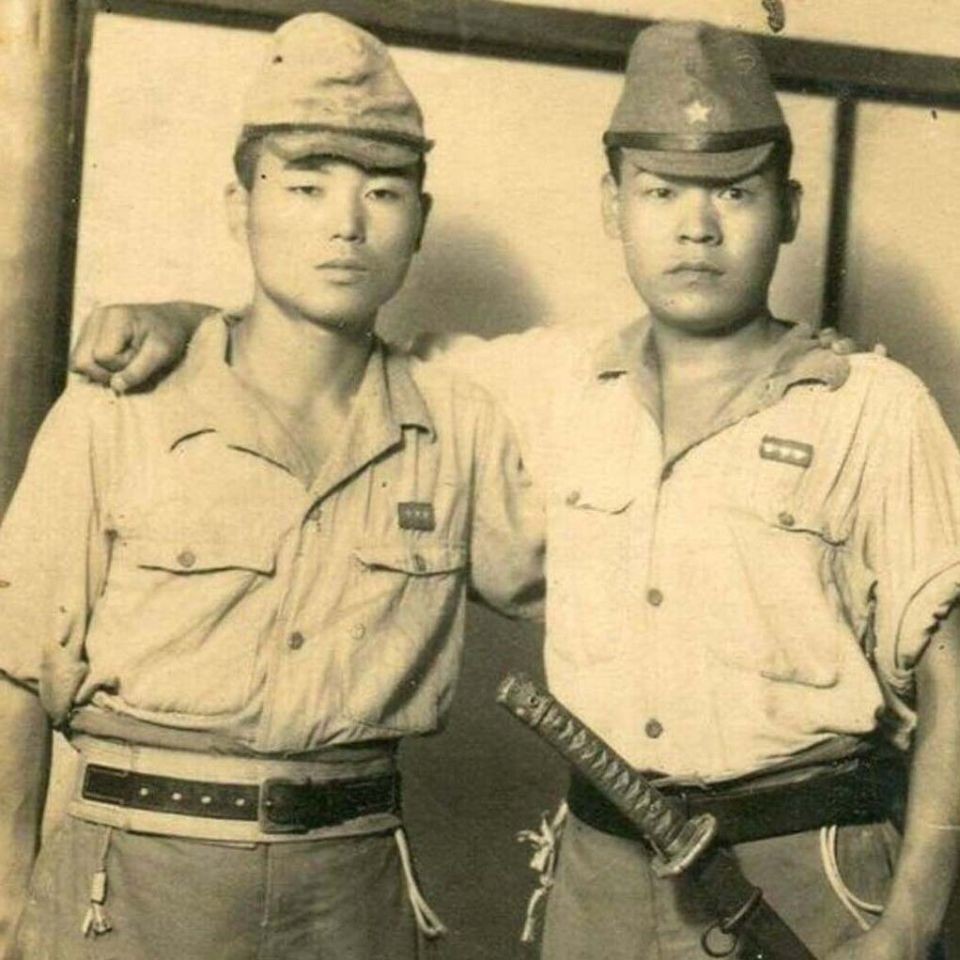 b2ap3_large_Armoury-Antiques-and-Militaria-WW2-Japanese-NCO-Sword- ***New In** WW2 Japanese NCO's Shin Guntō (新軍刀) Katana with Matching Numbers. - Armoury Antiques | Marlborough Antiques