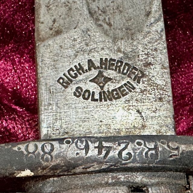 b2ap3_large_WW1-Butcher-Bayonet-4 ***New In***A Rare WW1 Belgian Trench Knife and an Untouched WW1 German Butcher Bayonet. - Armoury Antiques | Marlborough Antiques