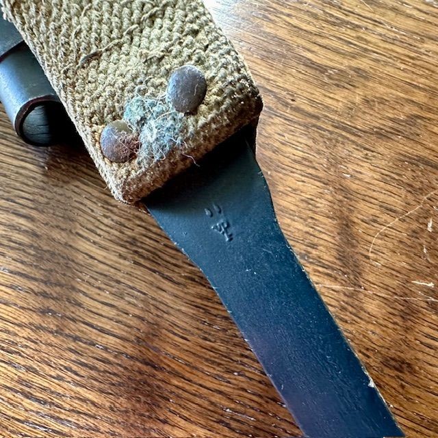 b2ap3_large_Armoury-Antiques-and-Militaria-No-4-Cruciform-Bayonet-3 ***NOW SOLD***Rare No.4 Cruciform Bladed Bayonet with Rare Variation Scabbard and Frog. - Armoury Antiques | Marlborough Antiques