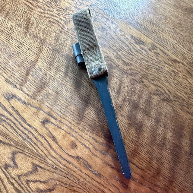 b2ap3_large_Armoury-Antiques-and-Militaria-No-4-Cruciform-Bayonet-4 ***NOW SOLD***Rare No.4 Cruciform Bladed Bayonet with Rare Variation Scabbard and Frog. - Armoury Antiques | Marlborough Antiques