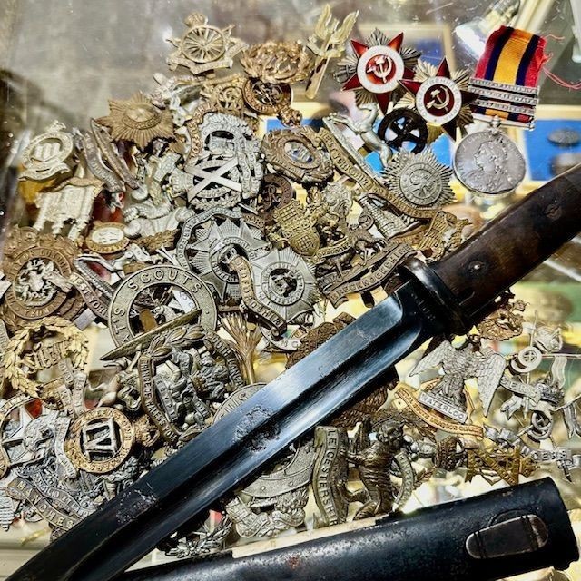 b2ap3_large_b2ap3_large_Armoury-Antiques-and-Militaria-New-In ***New In***150 Cap Badges - Antique, WW1 and WW2 Examples. - Armoury Antiques | Marlborough Antiques