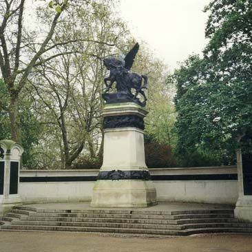 b2ap3_large_Boer-War-Memorial-Armoury-Antiques-and-Militaria-1 ***NOW SOLD***Boer War Soldiers Chocolate Tin. - Armoury Antiques | Marlborough Antiques