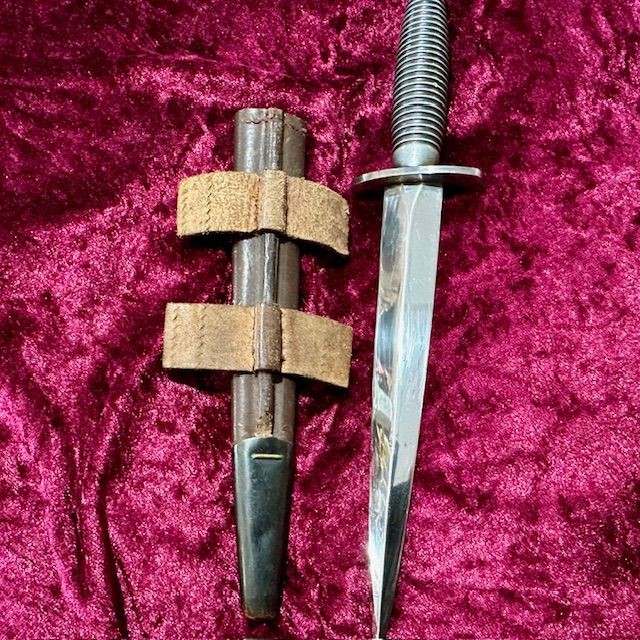 b2ap3_large_3rd-Pattern-FS-Dagger-8 ***New In***WW2 3rd Pattern (1943-1945) FS Dagger in Superb Condition. - Armoury Antiques | Marlborough Antiques