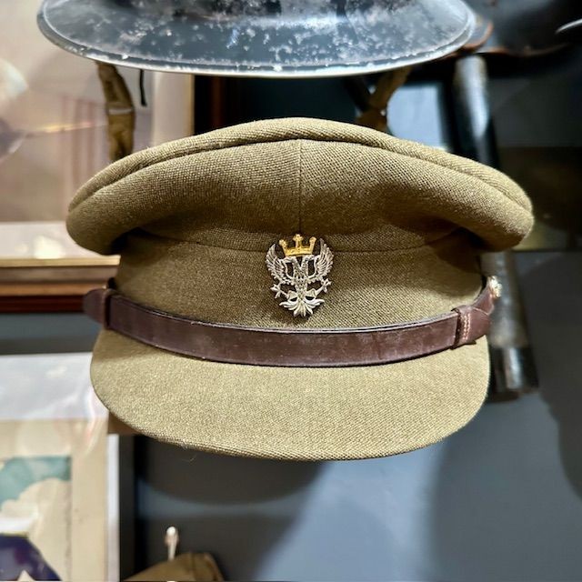 b2ap3_large_Sherwood-Foresters-Uniform-2 ***New In***Major/ Lieutenant Colonel McGuire Sherwood Foresters Uniforms, Hats and Side Cap. - Armoury Antiques | Marlborough Antiques