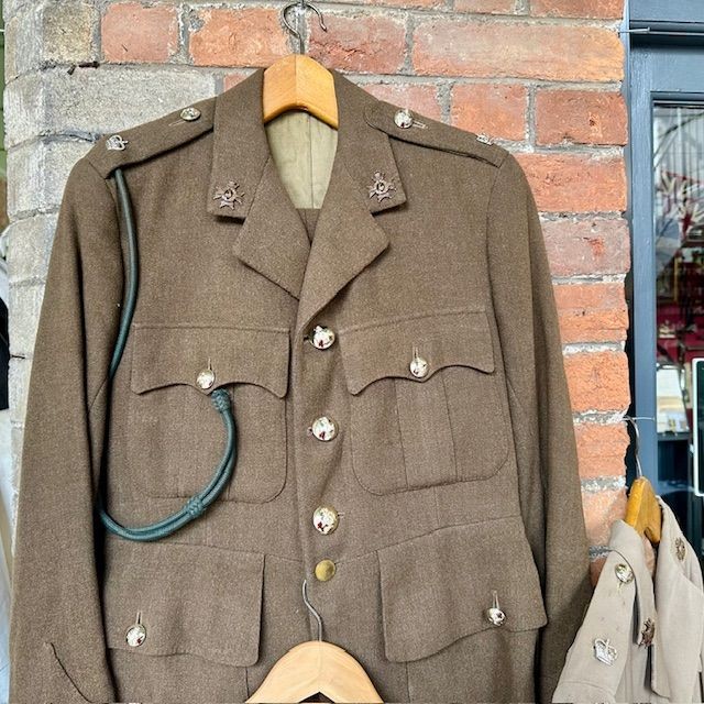 b2ap3_large_Sherwood-Foresters-Uniform-5 ***New In***Major/ Lieutenant Colonel McGuire Sherwood Foresters Uniforms, Hats and Side Cap. - Armoury Antiques | Marlborough Antiques