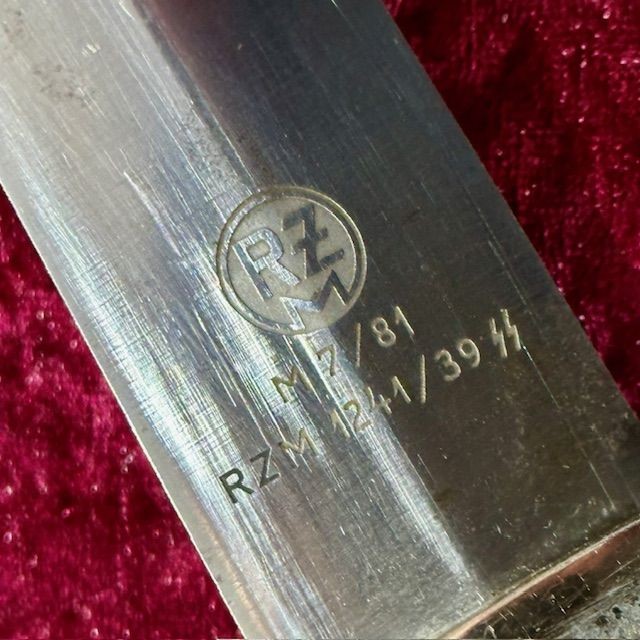 b2ap3_large_German-Enlisted-Mans-SS-Dagger-by-Karl-Tiegel-4 ***NOW SOLD***WW2 German SS Dagger by Karl Tiegel, Riemberg (M7/81). - Armoury Antiques | Marlborough Antiques