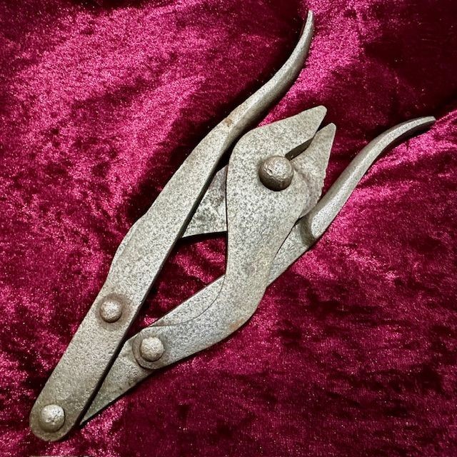 b2ap3_large_WW1-Wire-Cutters-2 ***New In***Various Military Items. - Armoury Antiques | Marlborough Antiques