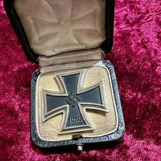 b2ap3_large_Cased-WW2-Iron-Cross-1st-Class-1 ***NOW SOLD***Cased WW2 German 1st Class Iron Cross (EK1). - Armoury Antiques | Marlborough Antiques