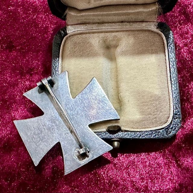 b2ap3_large_Cased-WW2-Iron-Cross-1st-Class-4 ***NOW SOLD***Cased WW2 German 1st Class Iron Cross (EK1). - Armoury Antiques | Marlborough Antiques