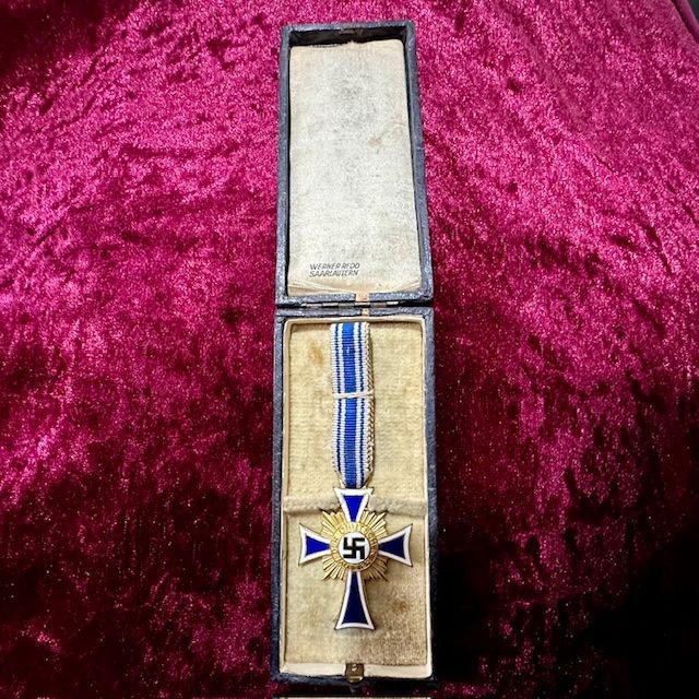 b2ap3_large_WW2-Mothers-Cross-Medal-In-Gold-3 ***New In***Superb WW2 Cased Mother's Cross in Gold. - Armoury Antiques | Marlborough Antiques