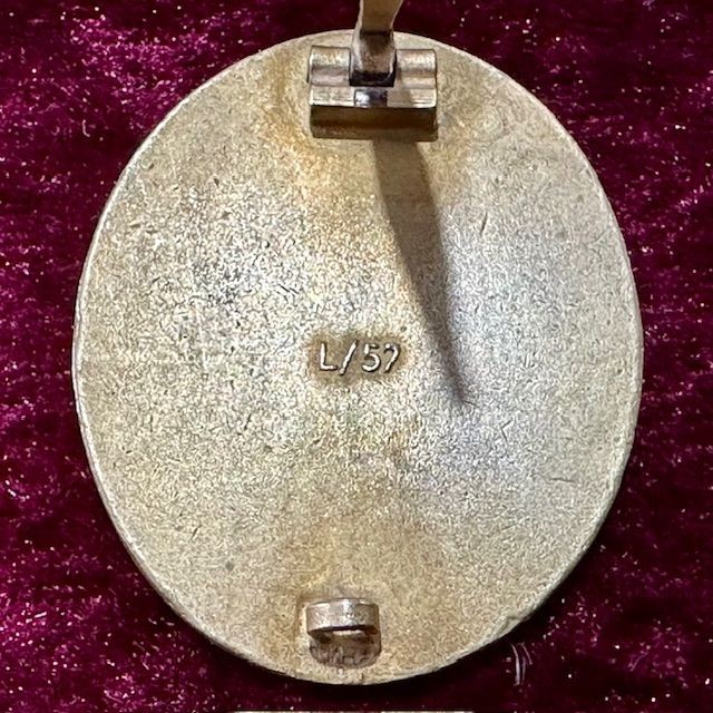 b2ap3_large_WW2-Gold-Wound-Badge-3 ***NOW SOLD***Early 1939 Heavy Weight WW2 German Gold Wound Badge Maker Marked. - Armoury Antiques | Marlborough Antiques