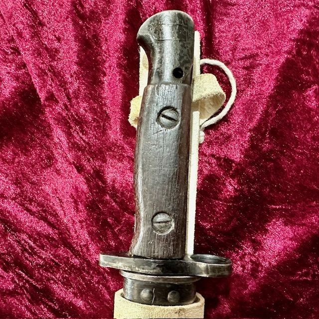 b2ap3_large_1907-Pattern-Bayonet-1 ***New In***WW1 1907 Pattern Bayonet and Frog. - Armoury Antiques | Marlborough Antiques