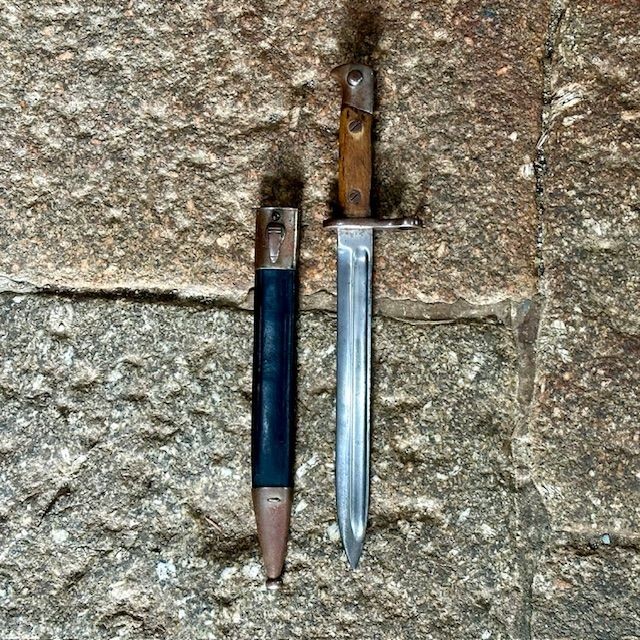 b2ap3_large_German-M1871-84-Knife-Bayonet-5 ***NOW SOLD***Regimentally Marked M1871/ 84 Bayonet. - Armoury Antiques | Marlborough Antiques