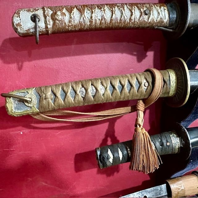 b2ap3_large_Kaigunto-1 ***NOW SOLD***WW2 c1940 Kaigunto Officers Sword. - Armoury Antiques | Marlborough Antiques