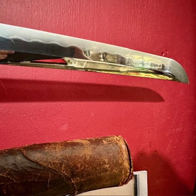 b2ap3_large_Kumazawa-Kanetoshi-9 ***NOW SOLD***WW2 Officers Sword by 'Kumazawa Kanetoshi' (熊沢兼俊). - Armoury Antiques | Marlborough Antiques