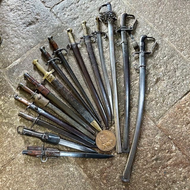 b2ap3_large_Armoury-Antiques-and-Militaria-New-In-2 ***New In***A Selection of Antique Swords, Bayonet and Other Militaria. - Armoury Antiques | Marlborough Antiques