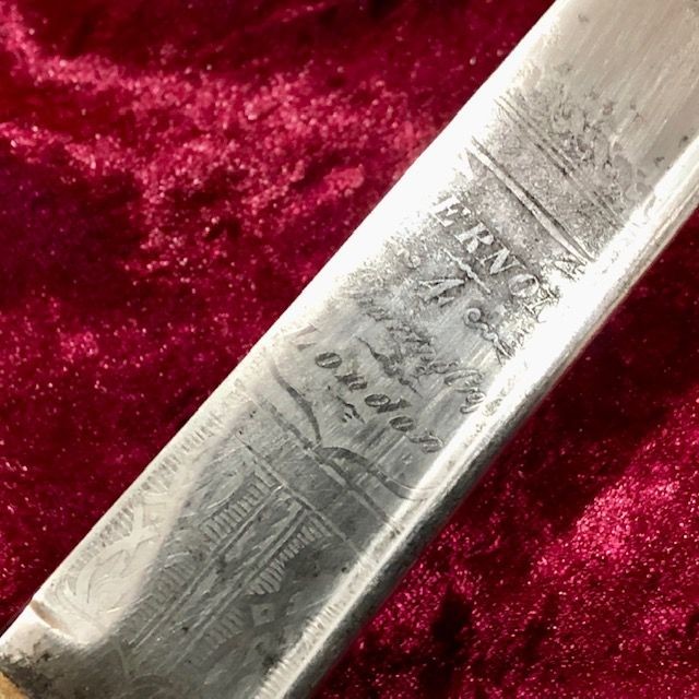 b2ap3_large_1827-Naval-Sword-15 ***NOW SOLD***A Scarce 1827 Pattern Royal Navy Officers Pipe-Backed Quill Pointed Sword Dating from the Early Reign of Queen Victoria (1837-1901). - Armoury Antiques | Marlborough Antiques