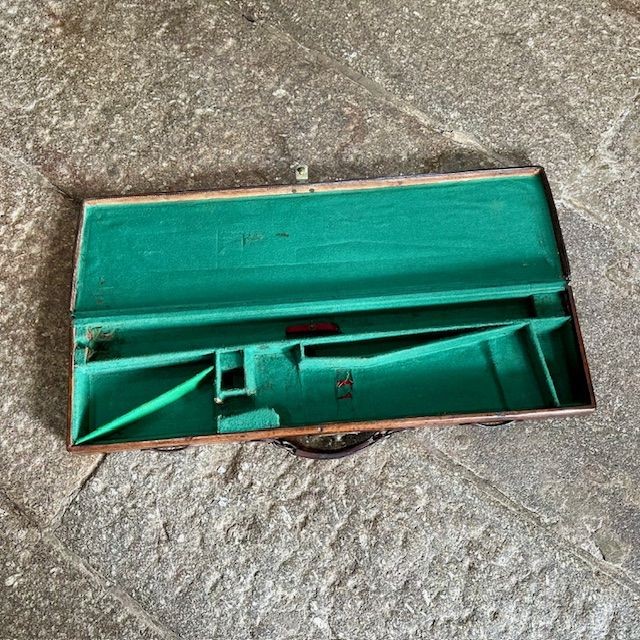 b2ap3_large_Antique-Leather-Gun-Case-7 ***New In***A Lovely Antique Leather Gun Case. - Armoury Antiques | Marlborough Antiques