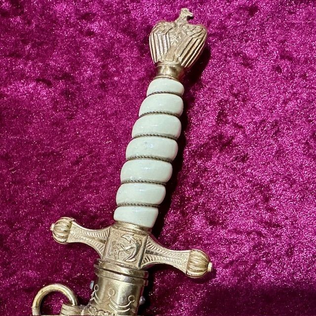 b2ap3_large_WW2-German-Naval-Dagger-3 ***NOW SOLD***WW2 German Naval Dagger in Near Mint Condition. - Armoury Antiques | Marlborough Antiques