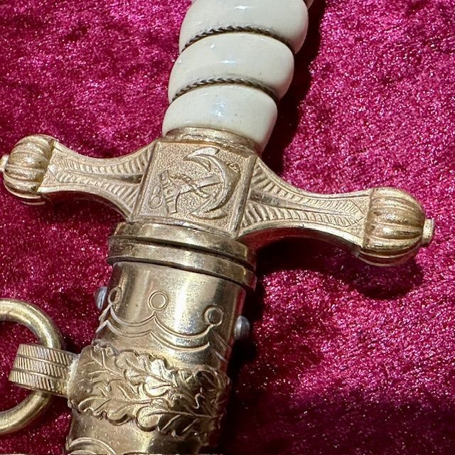 b2ap3_large_WW2-German-Naval-Dagger-5 ***NOW SOLD***WW2 German Naval Dagger in Near Mint Condition. - Armoury Antiques | Marlborough Antiques