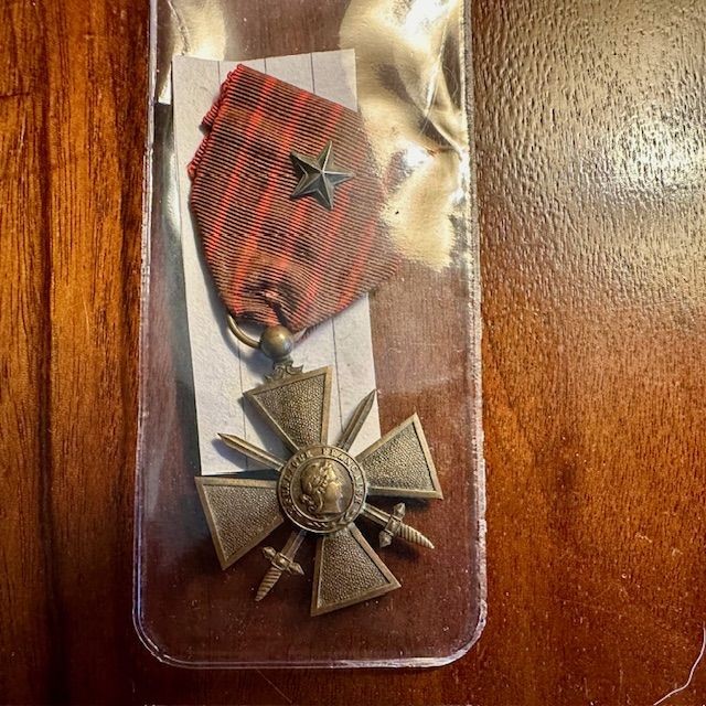 b2ap3_large_WW1-French-Medal-1 ***New Arrivals***Medals and Militaria. - Armoury Antiques | Marlborough Antiques