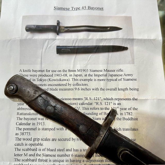 b2ap3_large_Siamese-Type-45-Bayonet-1 ***New In***Siamese Type 45 Bayonet and a US M4 (1940-1950). - Armoury Antiques | Marlborough Antiques