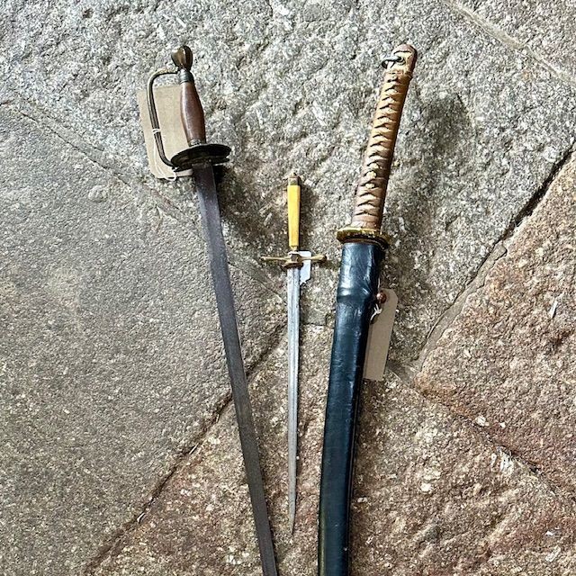 b2ap3_large_New-In ***NOW SOLD***Shingunto a Rarely Encountered Example and Other Swords and Dirks. - Armoury Antiques | Marlborough Antiques