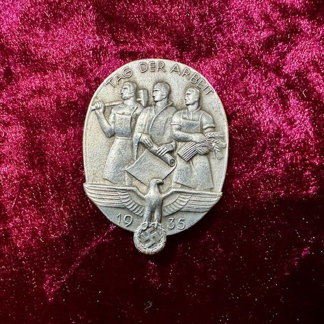 b2ap3_large_Armoury-Antiques-and-Militaria-5 ***SELLING FAST***Original WW2 German Awards, Medals and Badges. - Armoury Antiques | Marlborough Antiques