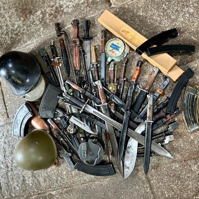 b2ap3_large_Armoury-Antiques-and-Militaria-New-In-2 ***New In***A Great Collection of Swords, Bayonets and Many Other Items... - Armoury Antiques | Marlborough Antiques