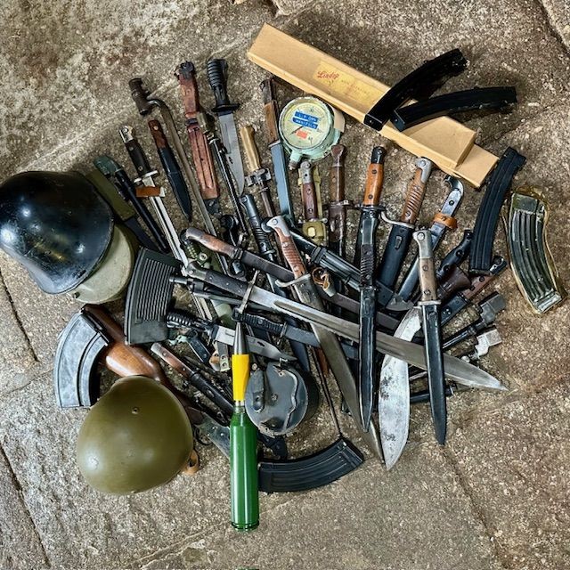 b2ap3_large_Armoury-Antiques-and-Militaria-New-In-3 ***New In***A Great Collection of Swords, Bayonets and Many Other Items... - Armoury Antiques | Marlborough Antiques