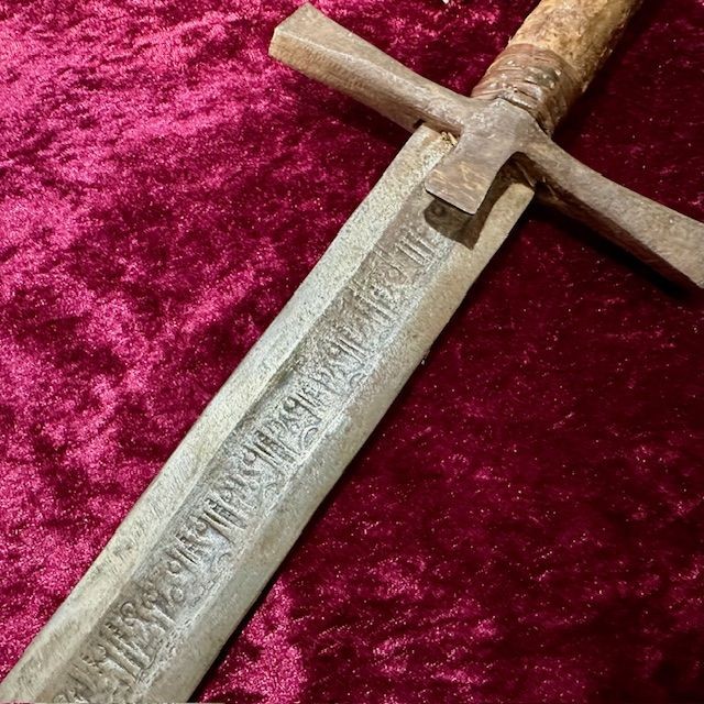 b2ap3_large_Kaskara-2 ***Just In - Two Antique Sudanese Kaskara Swords*** - Armoury Antiques | Marlborough Antiques