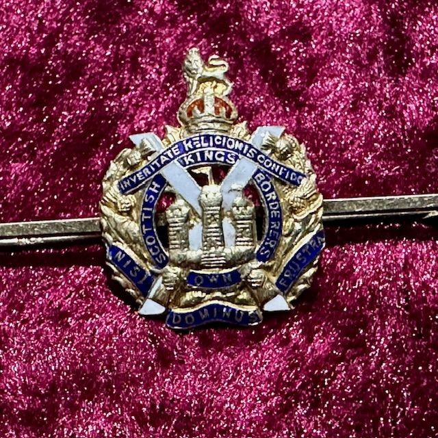 b2ap3_large_15ct-Gold-Sweetheart-Badge-2 ***NOW SOLD***Ref: 15 Carat (pre-1932) Solid Gold (5 grams) Sweetheart Broach. - Armoury Antiques | Marlborough Antiques