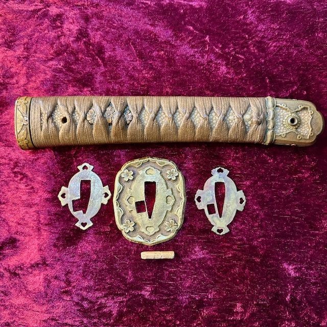 b2ap3_large_Emura-3 ***NOW SOLD***Shingunto Mounted Gendai-To by 'Chounsai Emura' (長運斉江村作). - Armoury Antiques | Marlborough Antiques