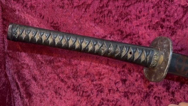 b2ap3_large_Koto-Katana ***New In***Koto (pre-1596) Etchū Katana in Hong&ocirc; Family Mon Koshirae. - Armoury Antiques | Marlborough Antiques