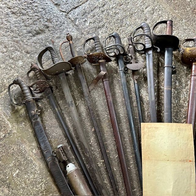 b2ap3_large_Antique-Swords-3 ***SELLING FAST***Antique Sword Collection Just In... - Armoury Antiques | Marlborough Antiques