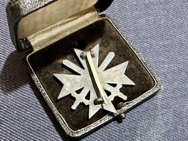 b2ap3_large_Cased-WW2-German-Award-4 ***NOW SOLD***A WW2 German Rare and Rather Fine Maker Marked (62) 1st Class Cased Example. - Armoury Antiques | Marlborough Antiques