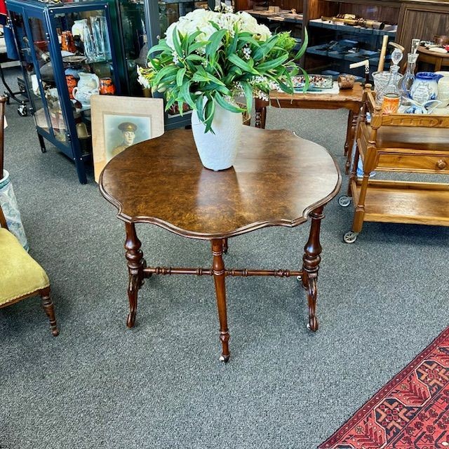 ***New In***Stunning c1890 Victorian Drop Leaf Table of Exceptional Style and Quality.